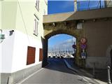 Italijanska obala - od Lazareta do Trsta prvo od dvojnih mestnih vrat, ta so vrata sv.Rok