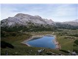 Col Becchei Dessora - 2794 m Le d'Limo, manjše jezerce, ki mu počasi zmanjkuje vode. Mimo njega zavijeva na pot 418 