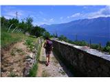 Cima Rocchetta – 917 m ( nad vasjo Tignale, Garda ) Na izhodišče se vračava po spodnji panoramski poti