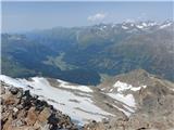 Nederkogel (3163 m), 12. 7. 2021 Vrh Nederkogla (3163 m) III.: pogled proti Ötztalski dolini na čelu s Söldnom