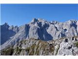 Sextenski Dolomiti - ferata Campanile Colesei ( Bepi Martini ) Z višino se večajo tudi razgledi ...