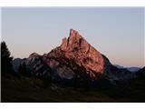 Monte Cernera - 2665 m Sas de Stria jo pri tem celo prehiteva …