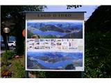Ferata Sasso (poleg vasi Baitoni, Lago d'Idro) Info tabla na parkirišču z množico vrisanih poti