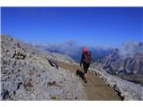 Col dei Bos - 2559 m ( Ferata Degli Alpini ) Kratek počitek in nadaljujeva proti vrhu Lagazuoi Piccolo
