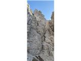 Razor (2601 m) - Severozahodni greben Levo usmerjena, lahka grapa se pri koncu izteče v kratek, ne preveč težaven kamin (II-III).