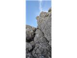 Razor (2601 m) - Severozahodni greben Pri koncu se kamin izteče v 10 metrov visoko zajedo (IV-).