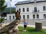 najstarejši hotel je obnovljen, samo zgleda, da bo spodaj trgovina