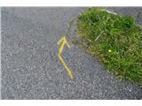Even if it weren't there. Whoever knows how to get here without the yellow markings doesn't need these either
