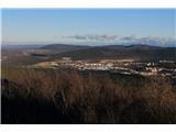 Pogled z vrha proti Kozini in Hrpeljam
