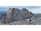 Na levi je Koles 2535m, slikan z vrha 'Na Križu'.