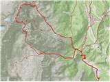 Nabralo se je vročih 13 km in 1600 višincev z obilo pretegovanja po zajlah :)