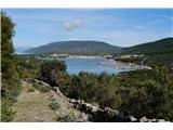 Pogled nazaj na Cres in marino v njegovi bližini