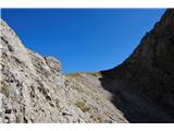 Cima d'Auta Orientale - 2645 m Najprej morava na sedlo pred nama, vrh je namreč na desni