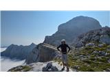 Triglav se je  ves čas uspešno branil meglic.