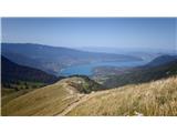 La Tournette (2351 m), gorovje Bornes Pogled na jezero Annecy z vzpona