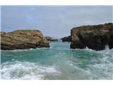 Unfortunately it is only accessible at low tide, and we happen to hit high tide. The water level between the two extremes fluctuates up to 5 meters