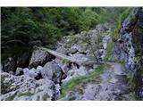 A temu ni tako. Zgrajena je bila za oskrbo koče in vodovoda za Belluno