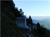 Še en pogled proti kapeli.