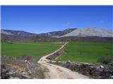 Camino Olvidado - pozabljena pot v Santiago Pokrajina šele zeleni, saj se gibljemo krepko nad 1000 m nadmorske višine