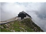 Dolomiti d'Ampezzo - ferata Astaldi Zgornja postaja kabinske žičnice tik pred zagonom