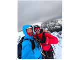 Midva na vrhu Visoke Ponce (2274 m). Ogromna sreča po uspešno preplezanem Severnem grebenu v zelo zahtevnih razmerah.