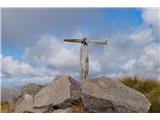 Monte Colombine - 2215 m Punta Setteventi s skromnim obeležjem