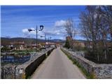 Camino Olvidado - pozabljena pot v Santiago Krepko posodobljen stari rimski most