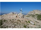 Dolomiti d'Ampezzo - Ferata Šara del Minighel Col dei Bos, tokrat iz druge strani. Nanj poteka imenitna in zahtevna ferata degli Alpini