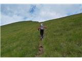 Steil ist dieser Aufstieg, steil, wieder müssen wir 200 Meter steigen