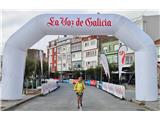 7.dan, delam se, da prva pritečem na 10km. Postavljajo traso za tek.