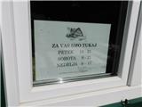 Kod koče na Žavcarjevom vrhu.