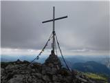 Ebenstein (2123 m) Croce sulla cima sud marcata.