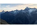 Domhütte II.: pogled proti Weisshornu, Zinalrothornu in Matterhornu