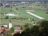 pogled na manjše letališče Slovenske Konjice