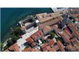Camino Krk trg Kamplin, Frankopanski kaštel in Krška katedrala