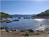 Luka Vela Jana, po Krku edini dotik morja v 1. dnevu, nasproti otok Cres