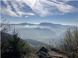 pogled proti Čemšeniški planini, kjer smo se z družino potepali včeraj