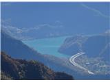 bleščalo se je tudi jezero Lago di Cavazzo